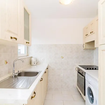 Ferienwohnung Fuer 4 Personen Ca 46 Qm In Dubrovnik, Dalmatien Sueddalmatien Lägenhet Dubrovnik