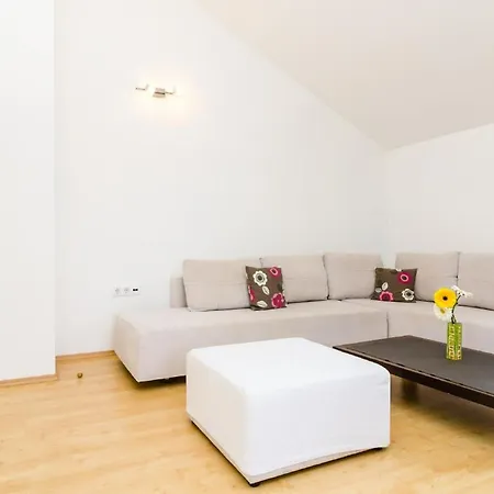 Ferienwohnung Fuer 4 Personen Ca 46 Qm In Dubrovnik, Dalmatien Sueddalmatien * Dubrovnik