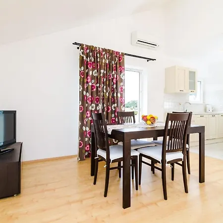 Ferienwohnung Fuer 4 Personen Ca 46 Qm In Dubrovnik, Dalmatien Sueddalmatien * Dubrovnik